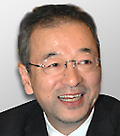 平松 庚三 氏